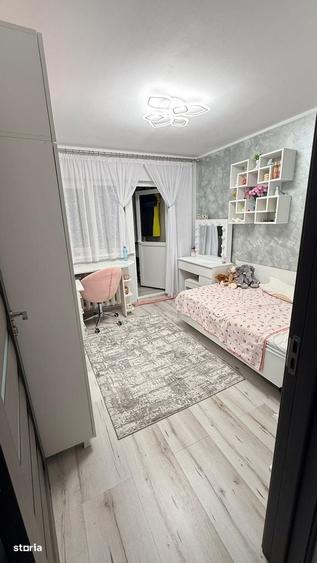 Apartament cu 4 camere decomandat în Central