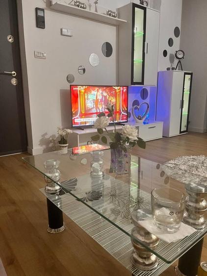 Apartament cu 2 camere decomandat, mobilat în Girocului