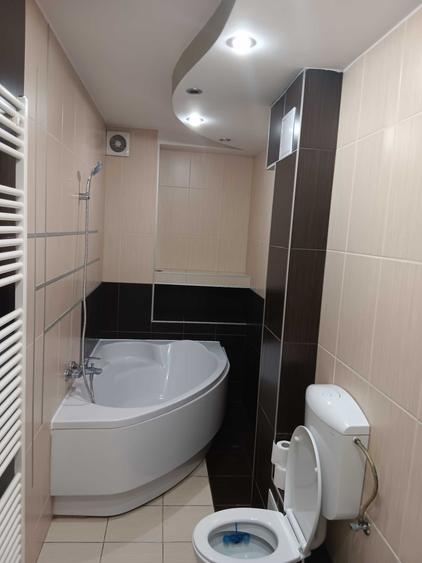 Apartament cu 3 camere decomandat în Vitrometan