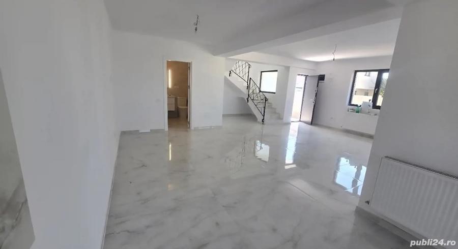 Casă cu 4 camere în Berceni