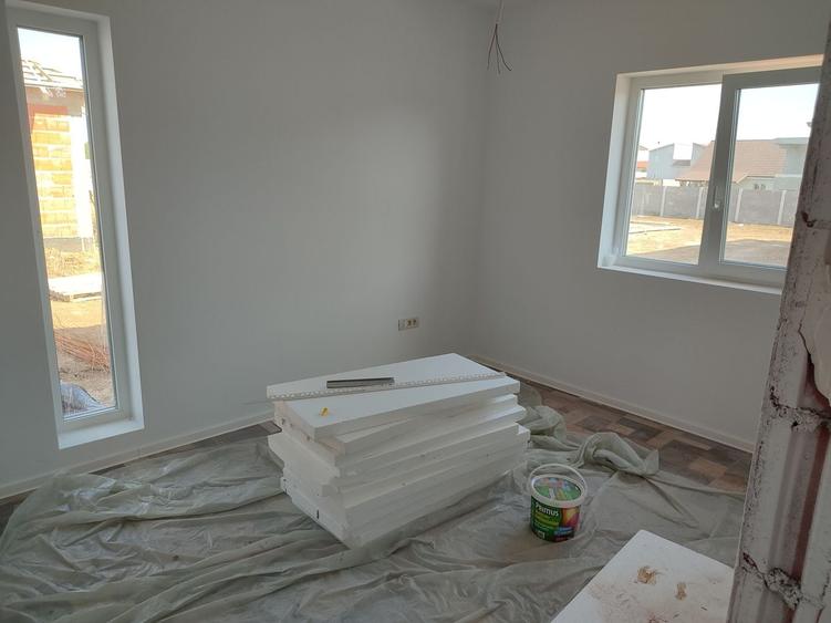 Casă individuală cu 3 camere cu Canalizare în Sânandrei