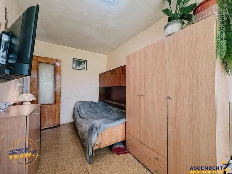 Apartament cu 2 camere decomandat în Florilor