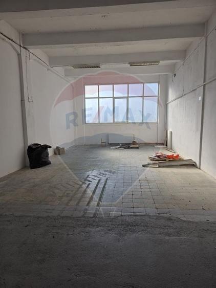 Spațiu comercial, de 170 mp, în Baicului