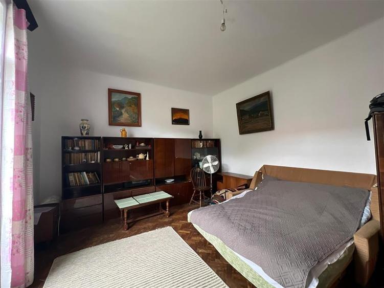 Apartament cu 3 camere semidecomandat în Ultracentral