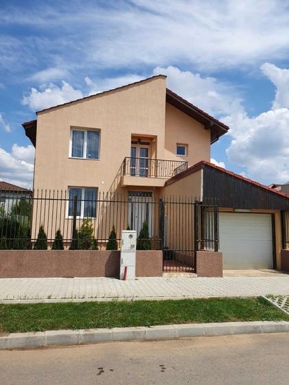 Casă individuală cu 5 camere cu Teren 447 Mp în Băneasa