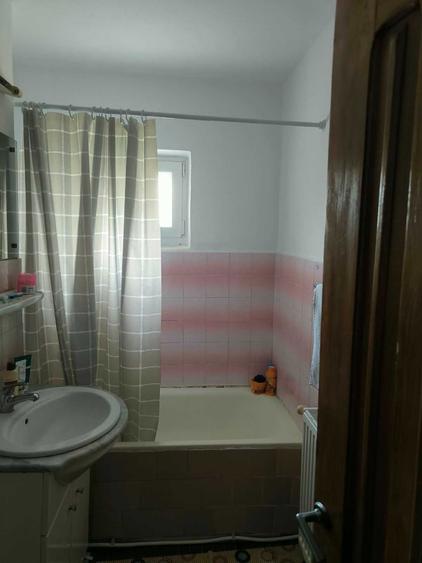 Apartament cu 3 camere decomandat în Obcini