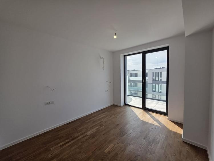 Apartament cu 3 camere decomandat în Băneasa