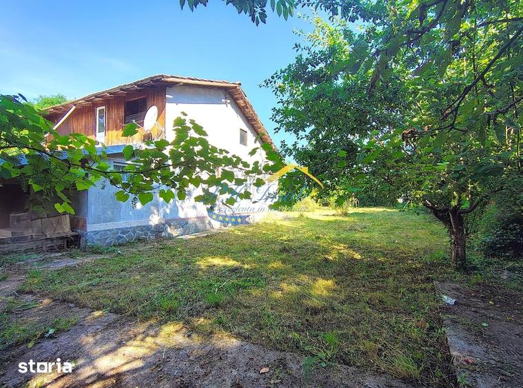 Casă cu 3 camere cu Teren 2132 Mp în Cornu