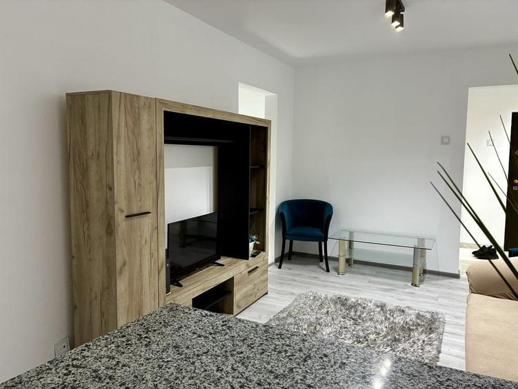Apartament cu 2 camere semidecomandat în Central