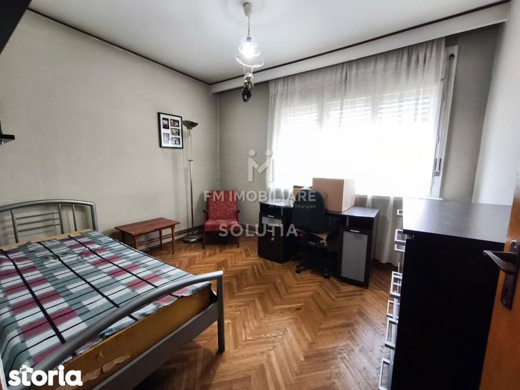 Apartament cu 3 camere decomandat în Orașul Vechi