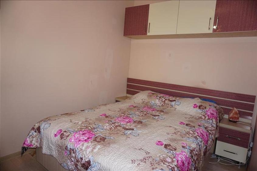 Apartament cu 2 camere semidecomandat în Valea Rosie