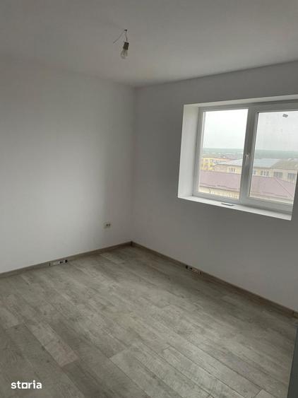 Apartament cu 2 camere semidecomandat în Cuza Vodă