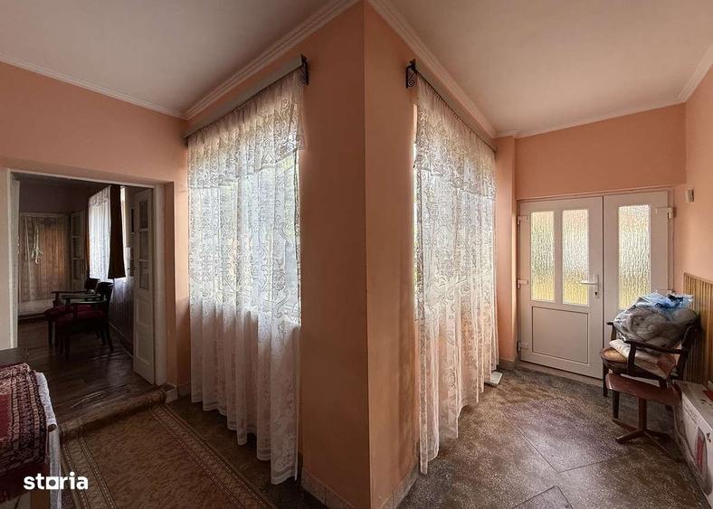 Casă cu 3 camere în Cetariu