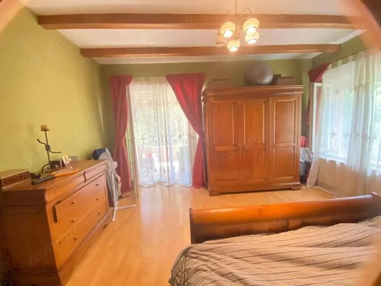 Apartament cu 3 camere semidecomandat în Cetății