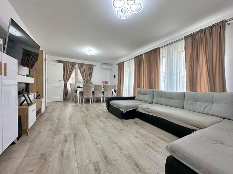 Casă individuală cu 4 camere cu Canalizare în Hălchiu