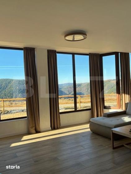 Casă cu 10 camere cu Teren 3462 Mp în Mărișel