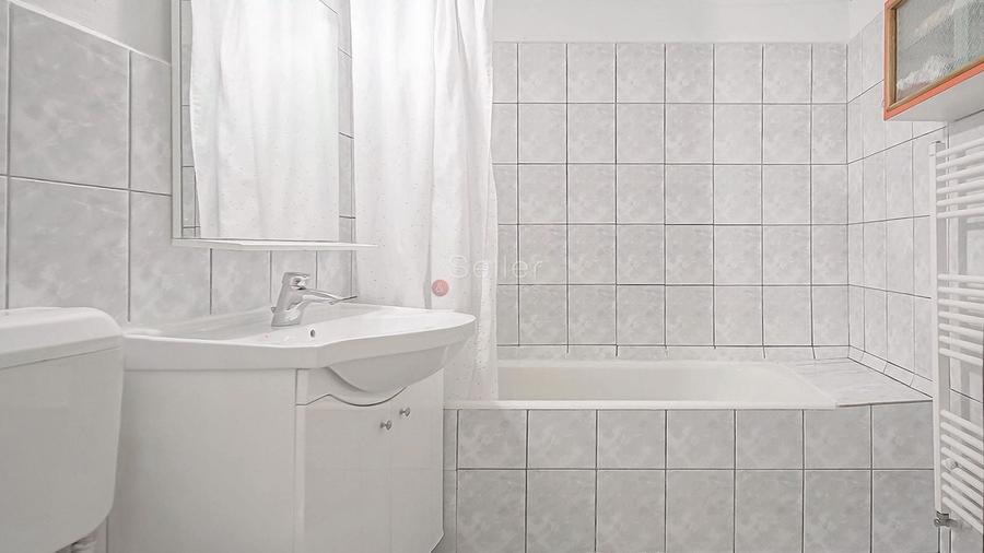 Apartament cu 3 camere decomandat, mobilat în Triaj