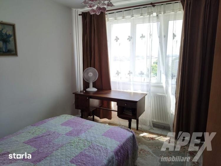 Apartament cu 3 camere decomandat în Titan