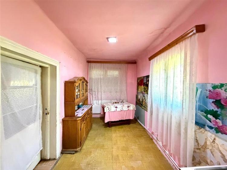 Casă cu 3 camere cu Teren 990 Mp în Tărian