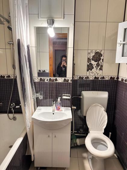 Apartament cu 3 camere semidecomandat în Central