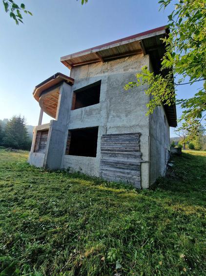 Casă cu 4 camere în Central
