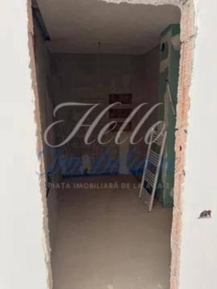 Apartament cu 3 camere semidecomandat în Florești