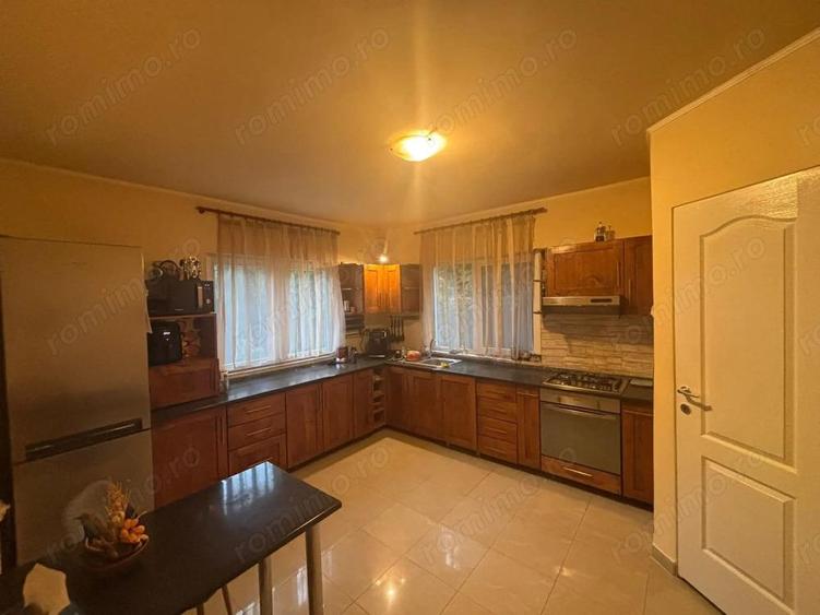 Casă cu 5 camere cu Teren 450 Mp în Sângeorgiu de Mureș