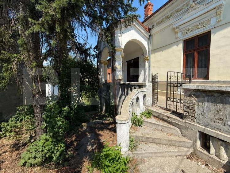 Casă individuală cu 4 camere cu Canalizare în Central