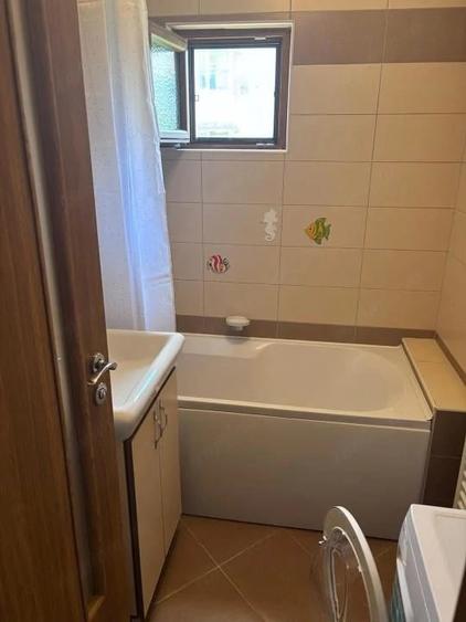 Apartament cu 2 camere decomandat în Valea Aurie