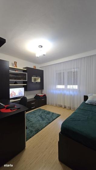 Apartament cu 2 camere decomandat în Vitrometan