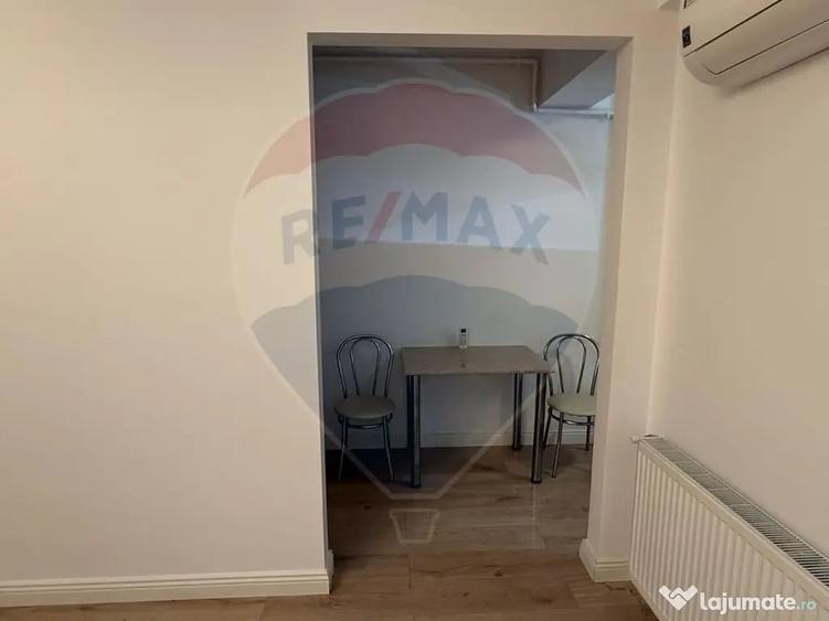 Apartament cu 3 camere decomandat în Aviației