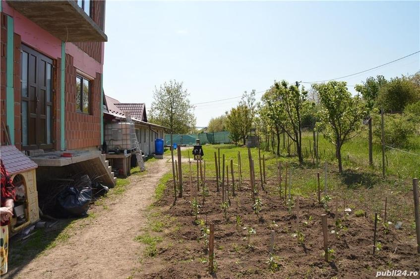 Casă cu 10 camere cu Teren 1278 Mp în Horpaz