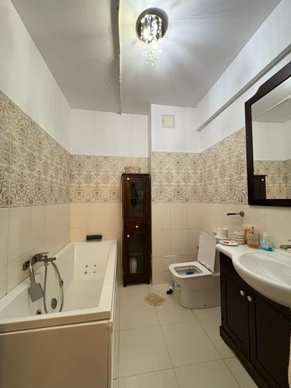 Apartament cu 3 camere decomandat, mobilat în Prelungirea Ghencea