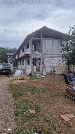 Spațiu comercial, de 800 mp, în Gruiu