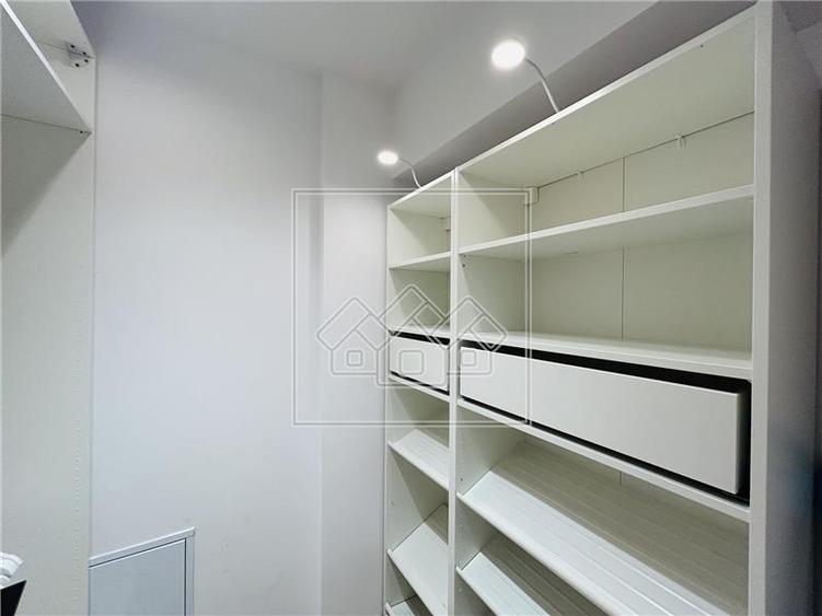 Apartament cu 2 camere decomandat în Exterior Sud