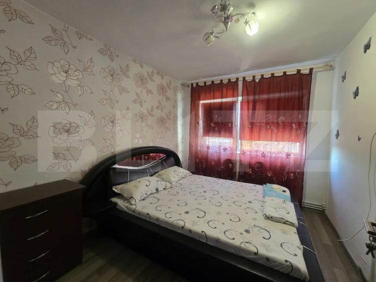 Apartament cu 3 camere decomandat în Micro 4