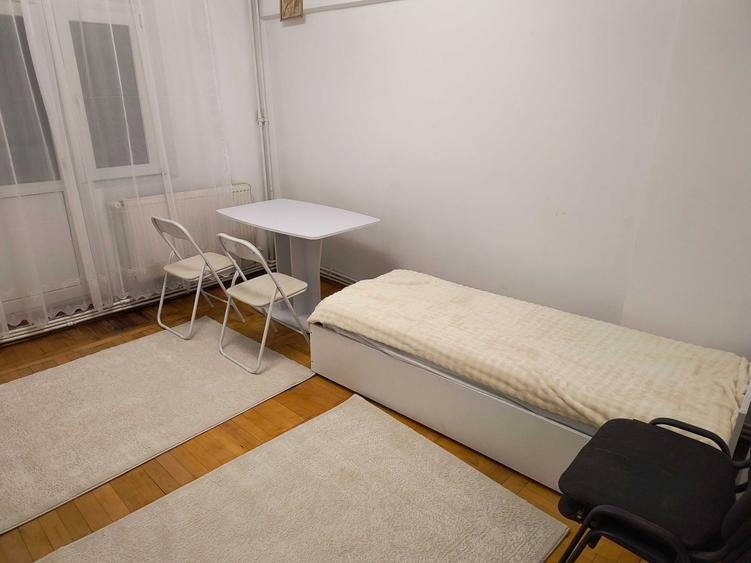 Apartament cu 3 camere decomandat în Păcurari
