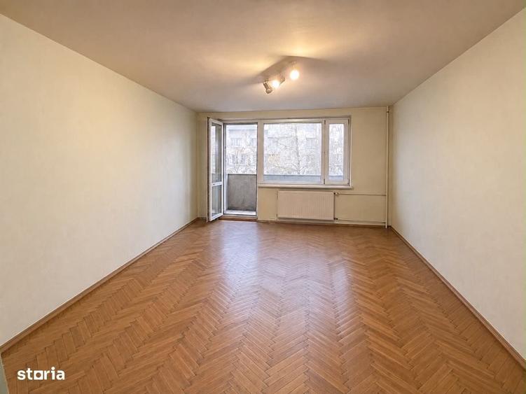 Apartament cu 3 camere decomandat în Tudor