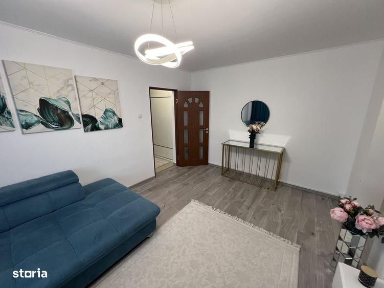 Apartament cu 3 camere în Micro 16