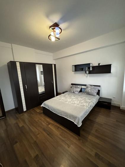 Apartament cu 3 camere decomandat în Năvodari Tabără