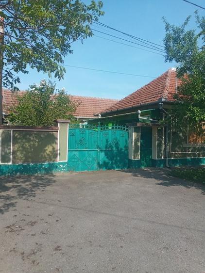Casă cu 4 camere în Iosia