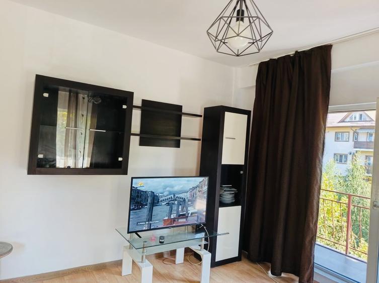 Apartament cu 3 camere semidecomandat, mobilat în Chiajna