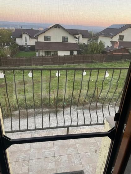 Apartament cu 2 camere decomandat, mobilat în Miroslava