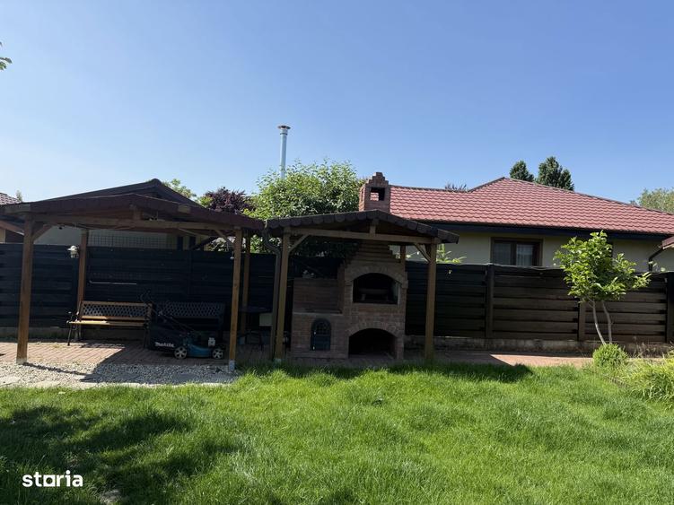 Casă cu 5 camere cu Teren 600 Mp în Balotești
