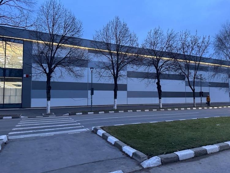 Spațiu comercial, de 3,360 mp, în Central