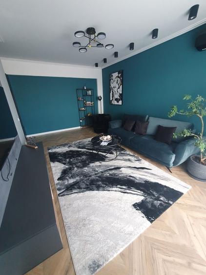 Apartament cu 2 camere decomandat în Calea București