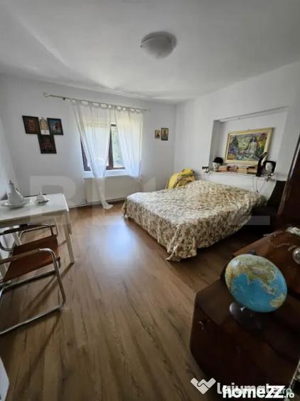 Casă cu 4 camere cu Teren 4435 Mp în Central