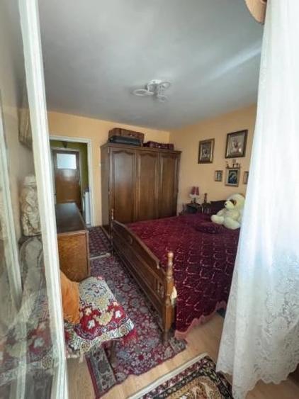 Apartament cu 3 camere semidecomandat în Dristor
