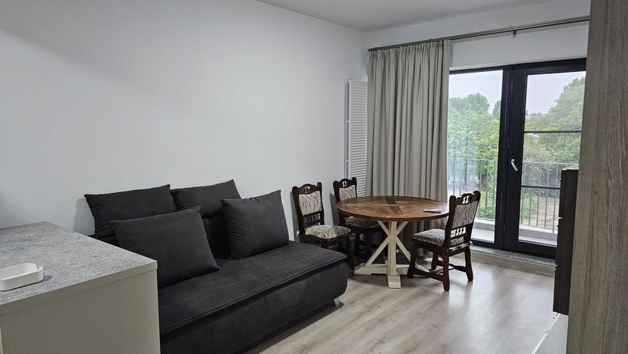 Apartament cu 2 camere semidecomandat în Far