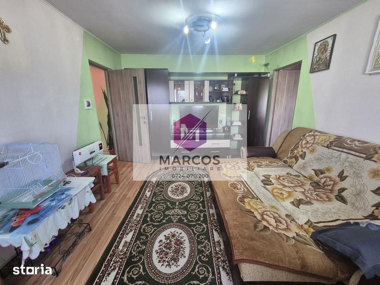 Apartament cu 3 camere semidecomandat în Central